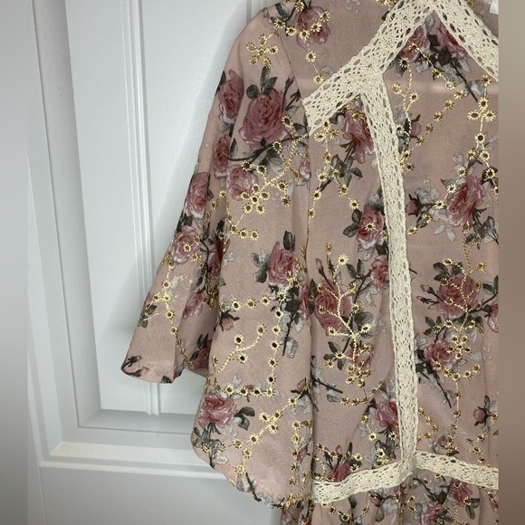 Kindred mauve with gold embellishment floral blouse - Picture 3 of 7